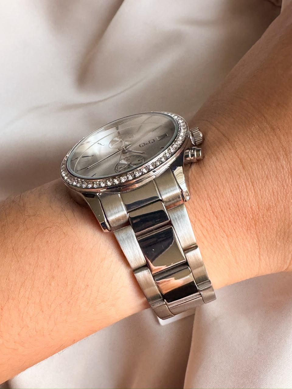 Reloj QYQ C70A-002PY PLATEADO MULTIFUNCIONAL