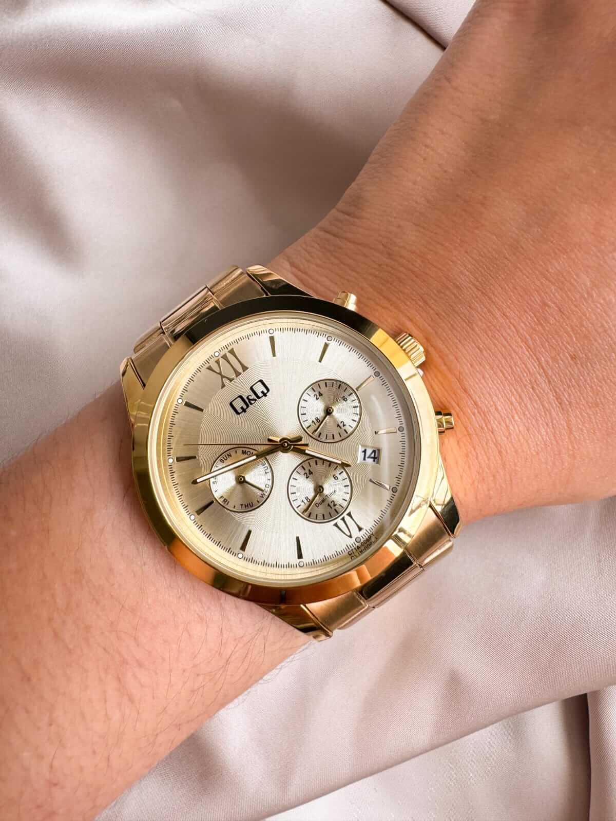 RELOJ QYQ UNISEX C71A004Y DORADO