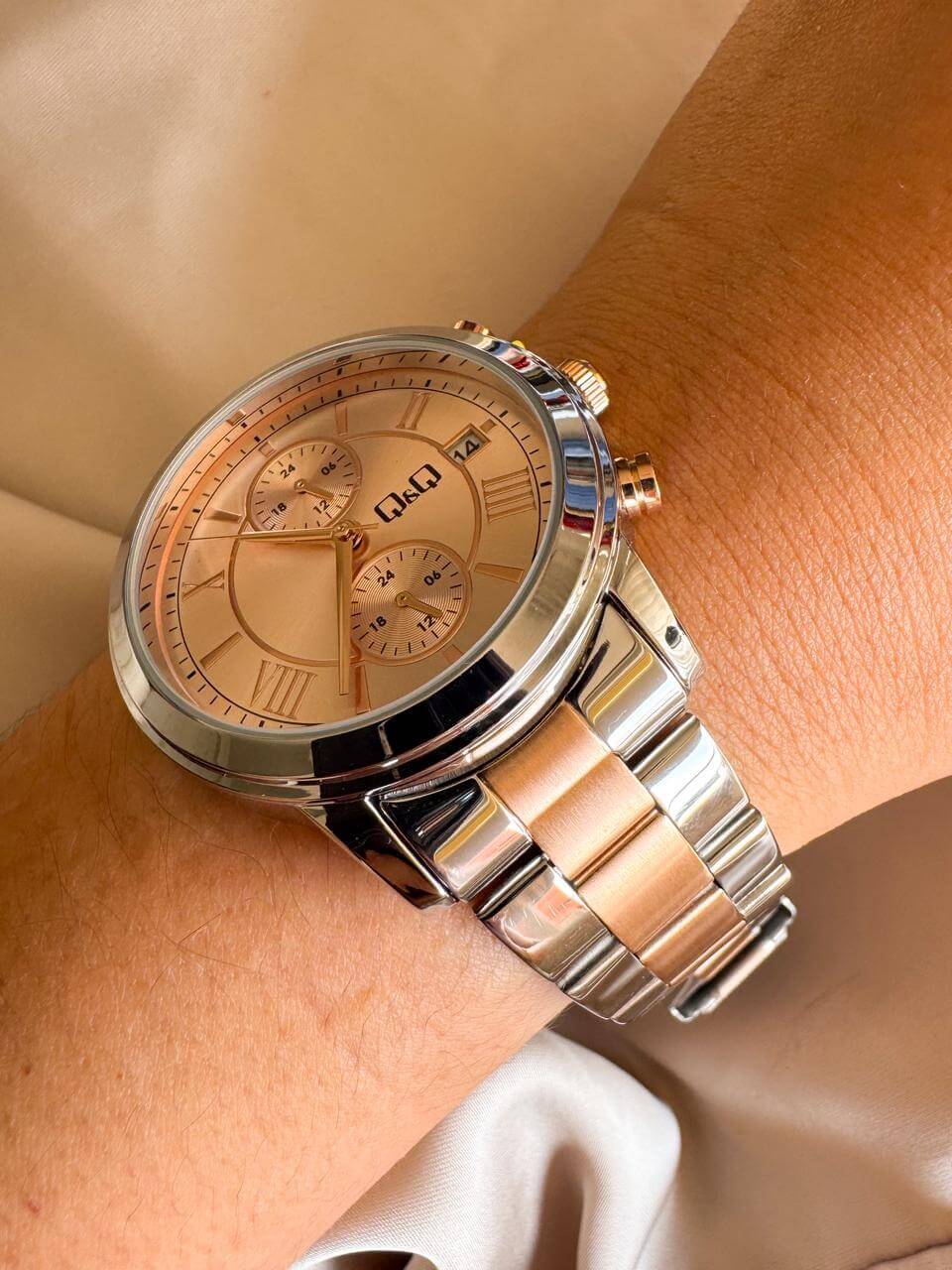 RELOJ QYQ A25A BICOLOR ORO ROSA