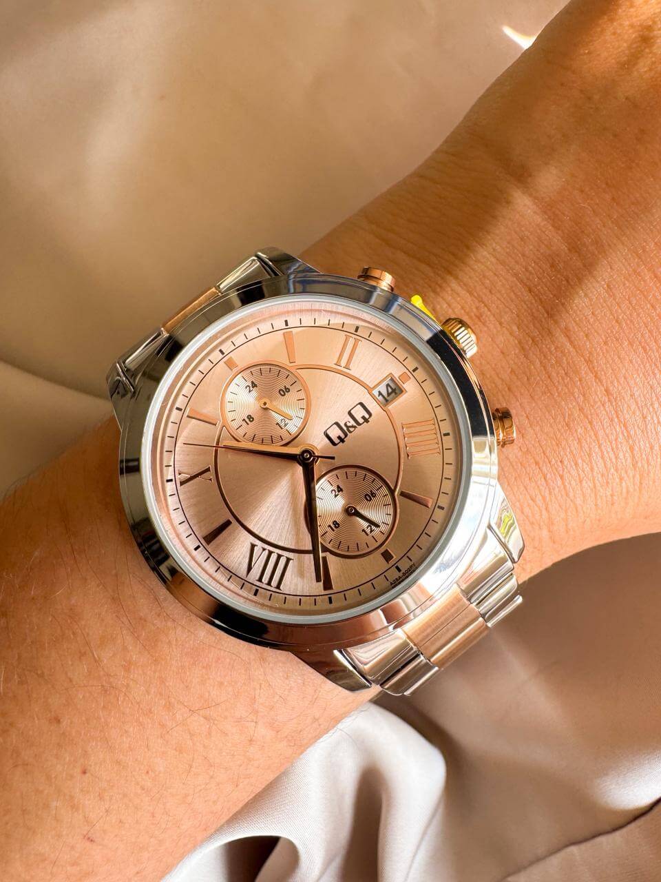 RELOJ QYQ A25A BICOLOR ORO ROSA