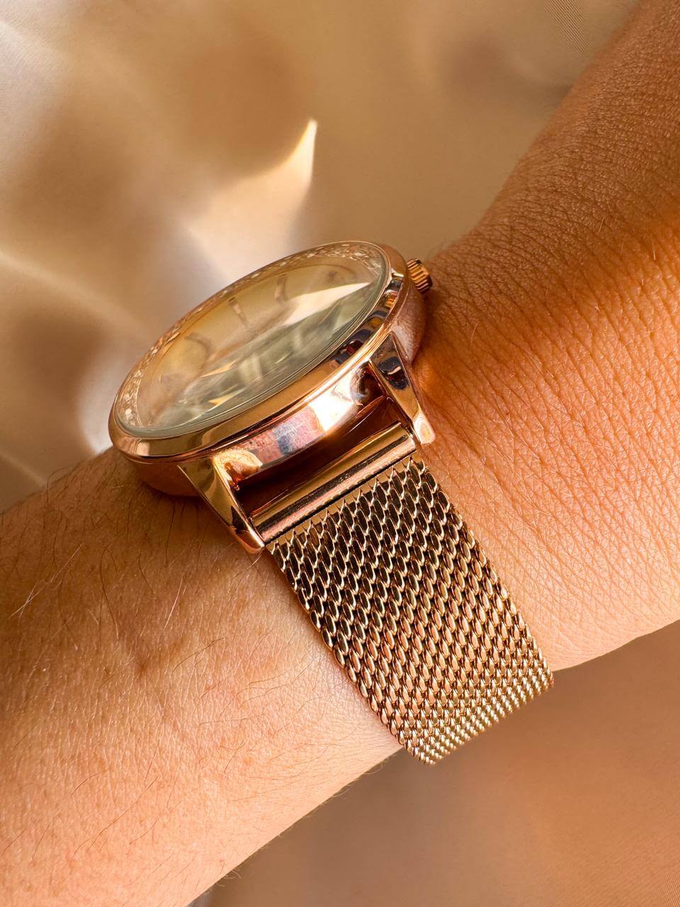 RELOJ QYQ B09-801Y ORO ROSA MALLA