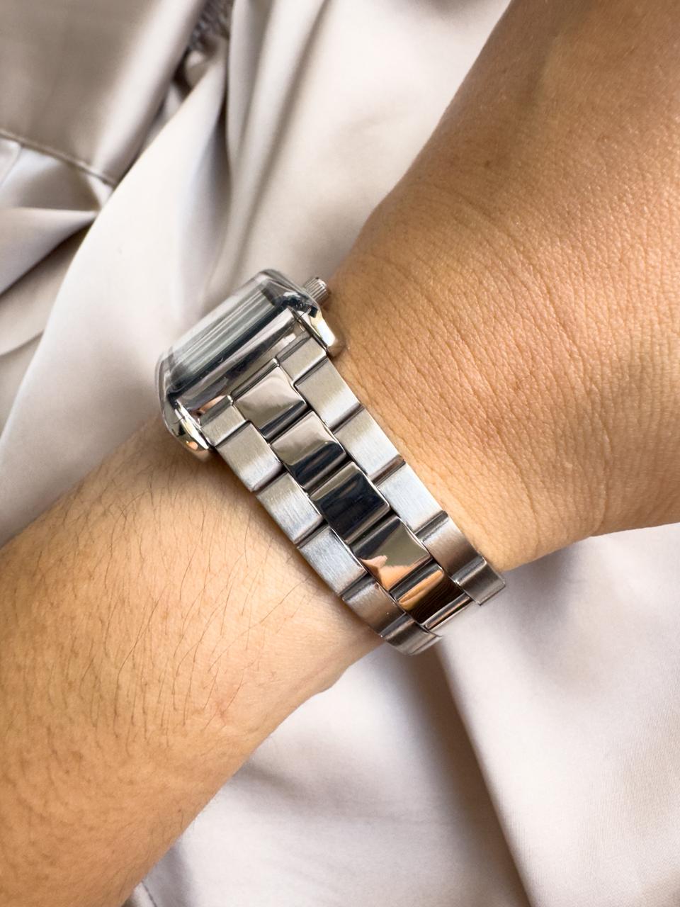 RELOJ QYQ PLATEADO PEQUEÑO