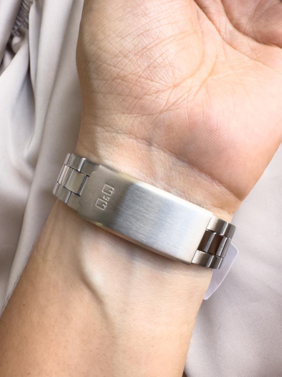 RELOJ QYQ PLATEADO PEQUEÑO