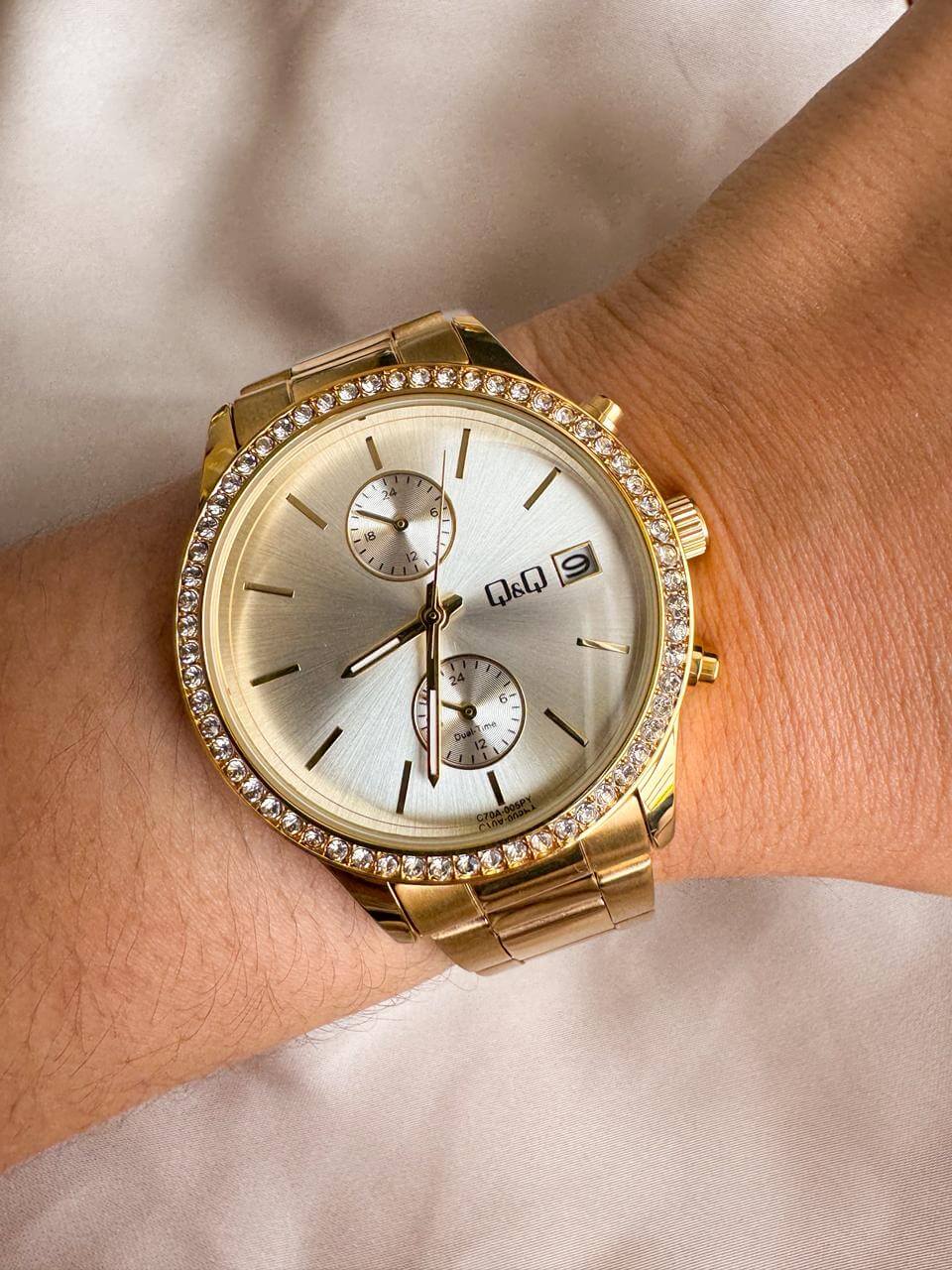 RELOJ QYQ MULTIFUNCIONAL DORADO