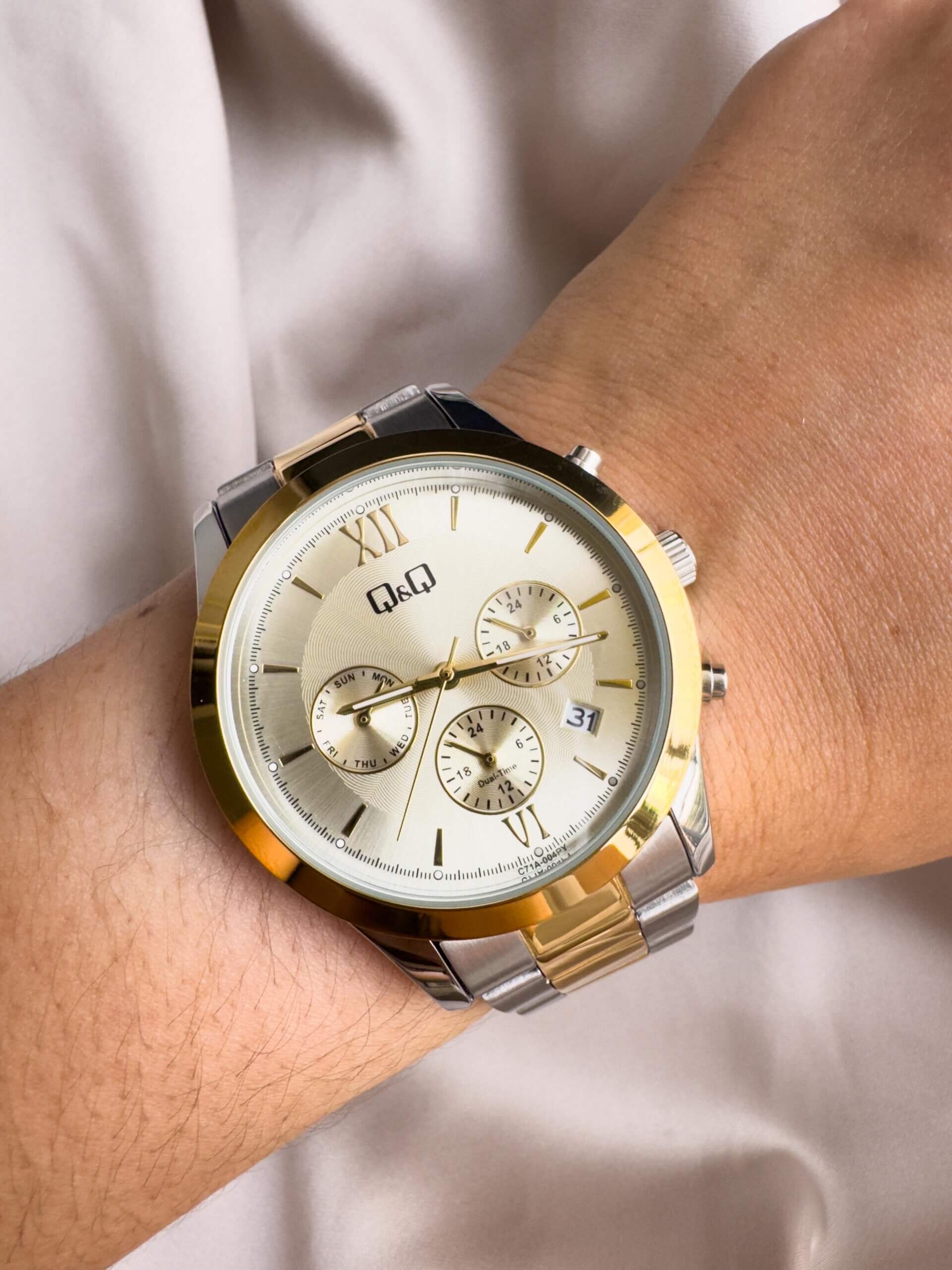 RELOJ QYQ UNISEX C71A004Y PLATEADO DORADO