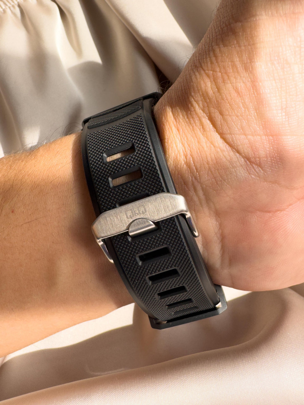 RELOJ QYQ DEPORTIVO PARA HOMBRE