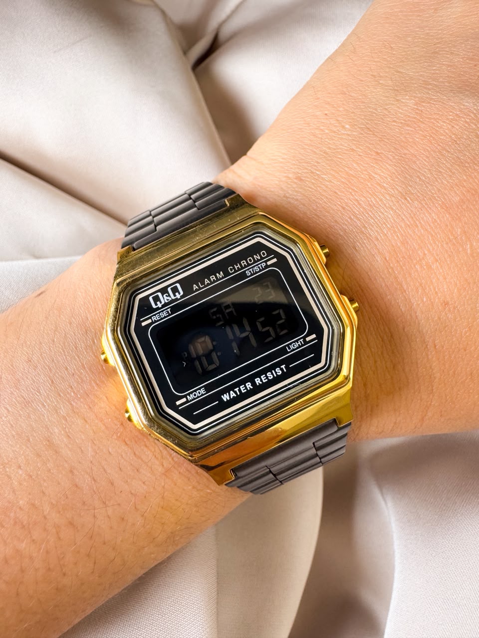 Reloj QYQ M173J004Y NEGRO DIGITAL