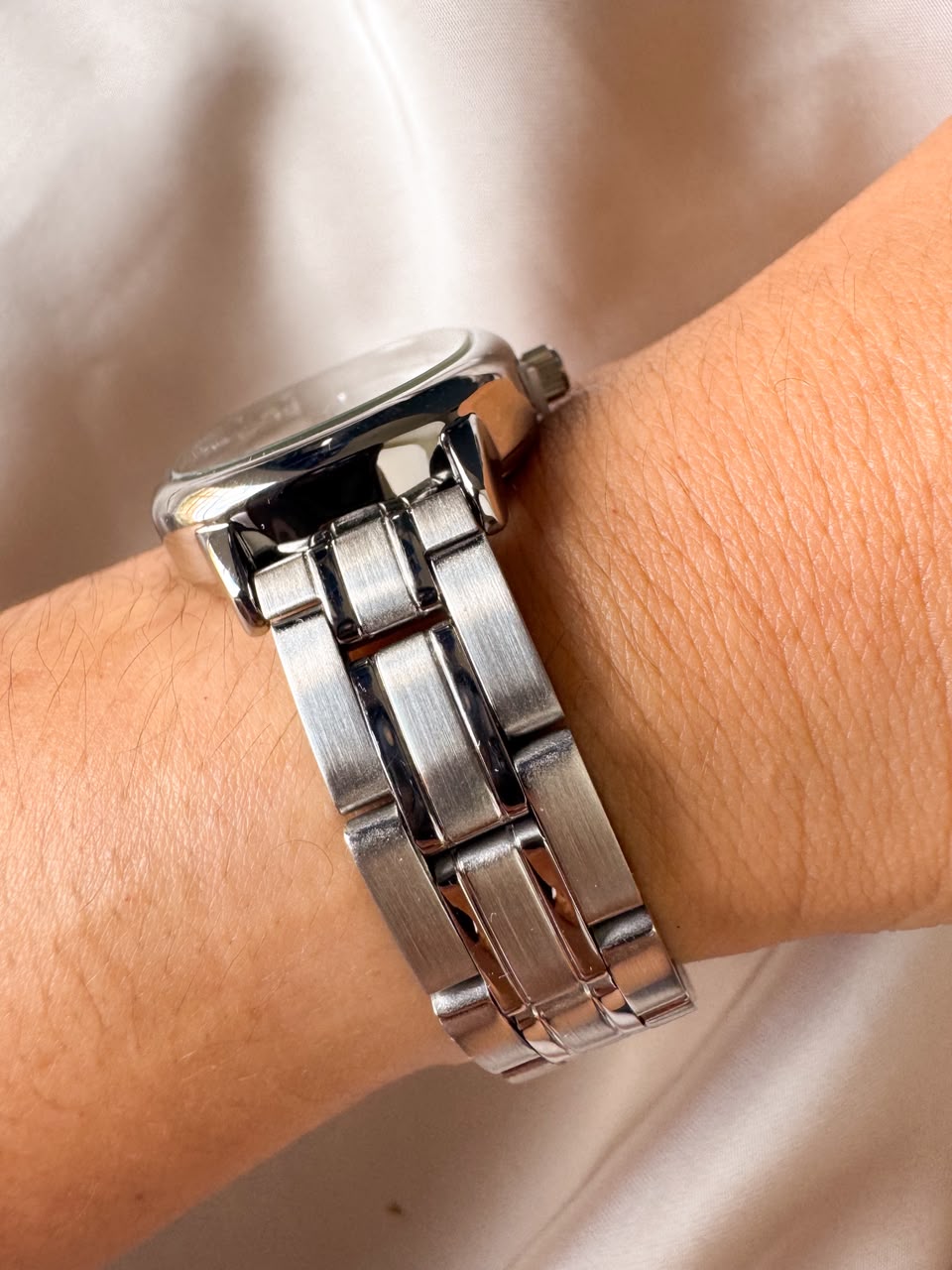 RELOJ QYQ Q06C-002PY VINTAGE PLATEADO