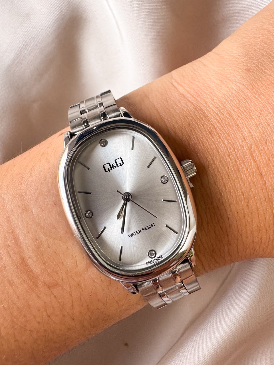 RELOJ QYQ Q06C-002PY VINTAGE PLATEADO