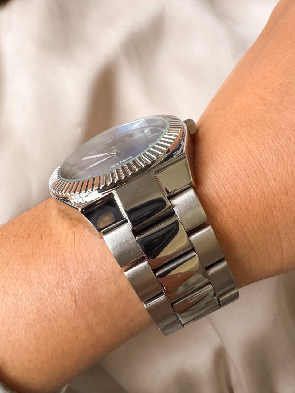 RELOJ QYQ Q38C-001PY PLATEADO FONDO AZUL UNISEX