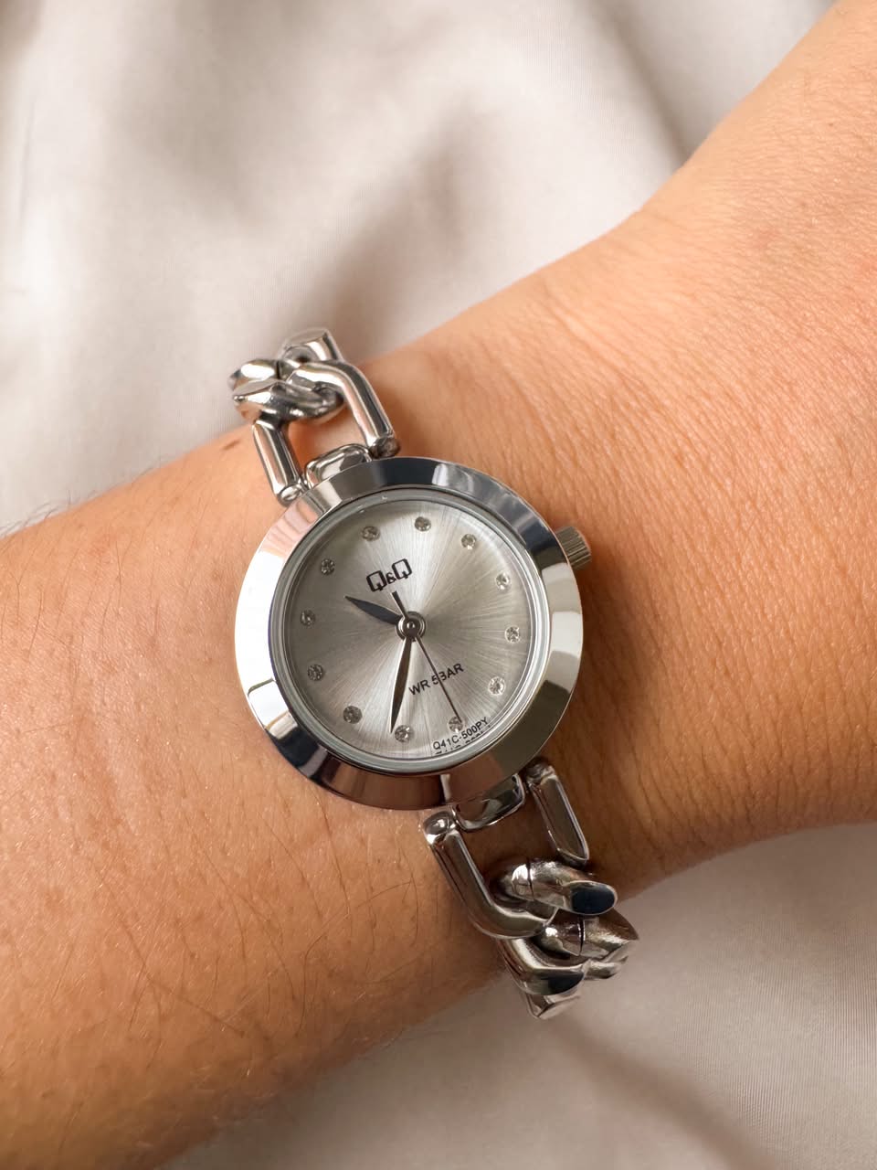 RELOJ QYQ Q41C-500PY PLATEADO JOYITA