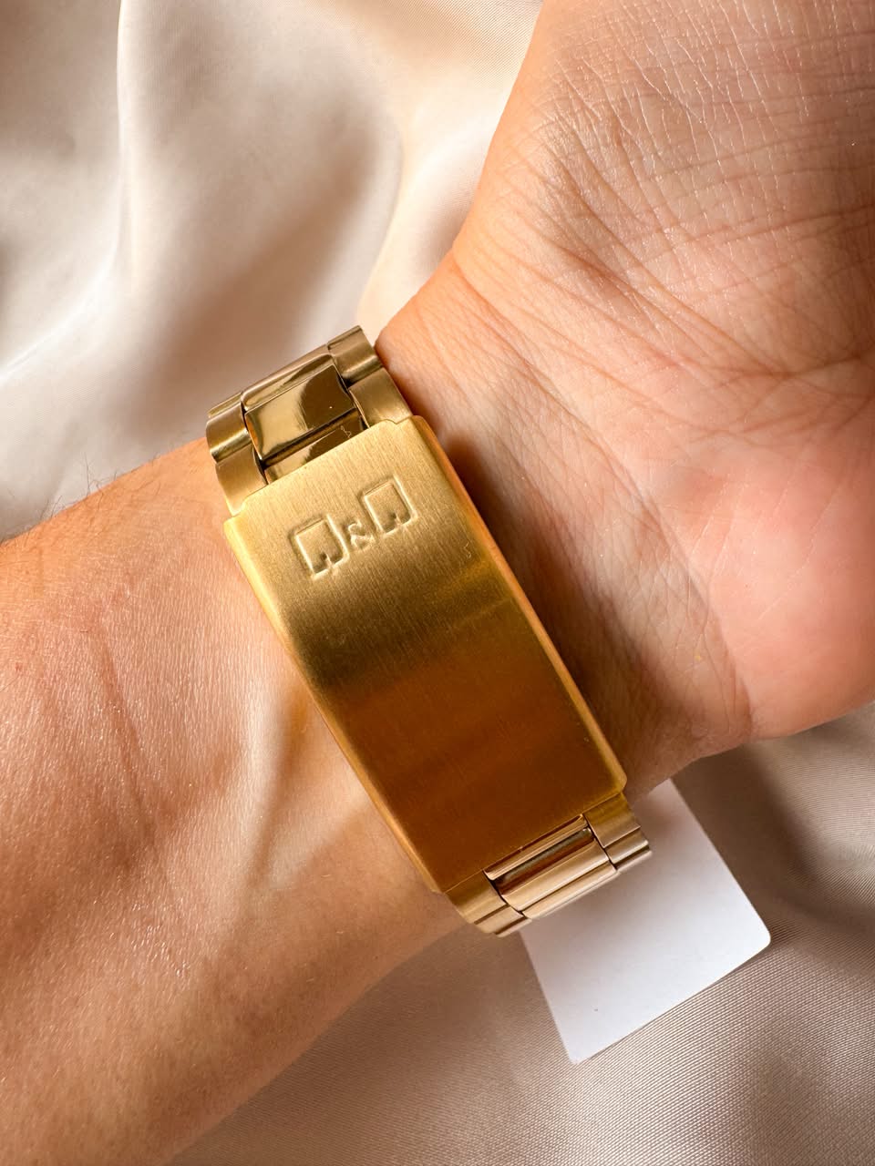 RELOJ QYQ Q80B-004PY TODO DORADO