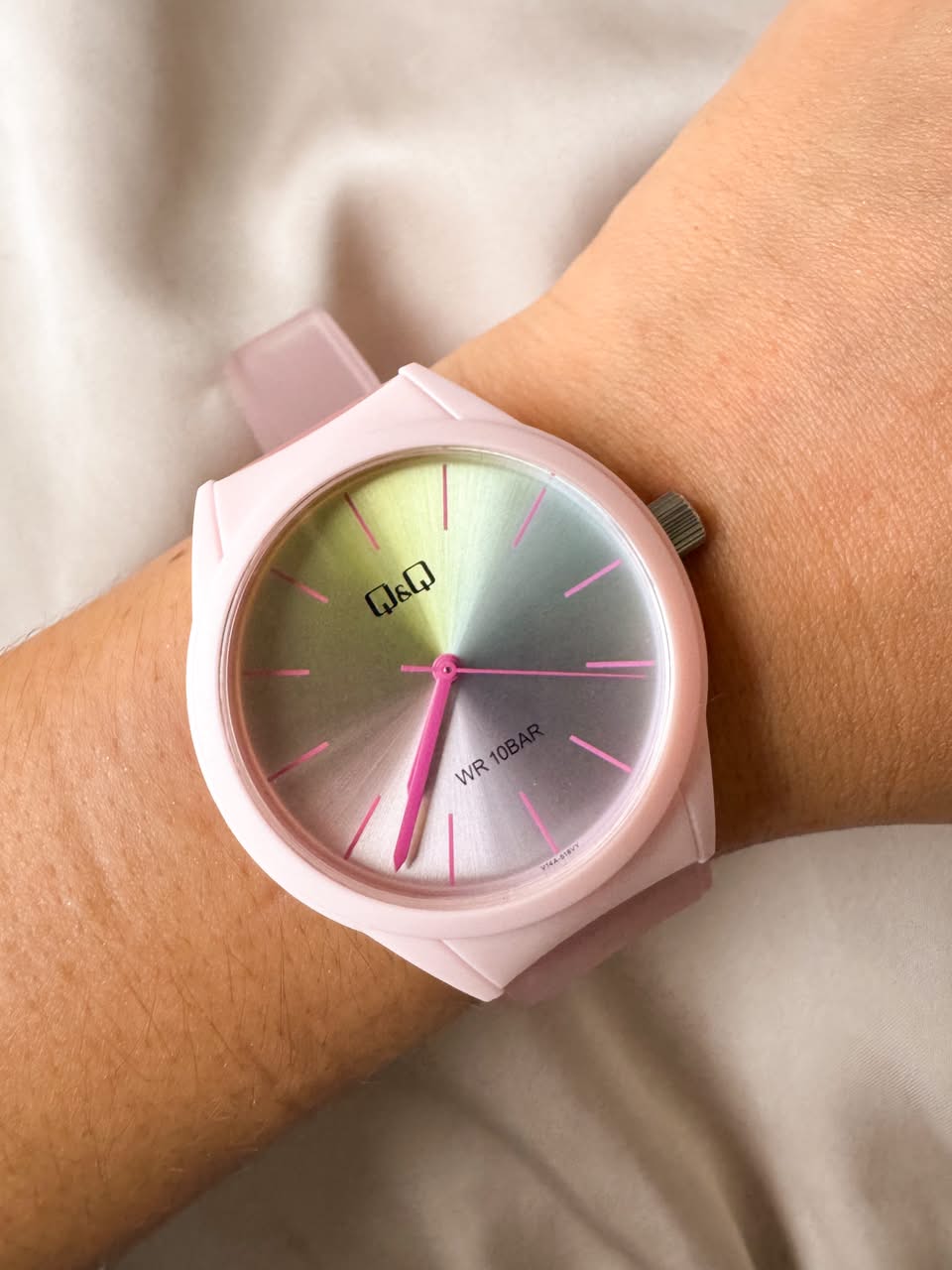 RELOJ QYQ V14A-518VY PLASTICO ROSADO