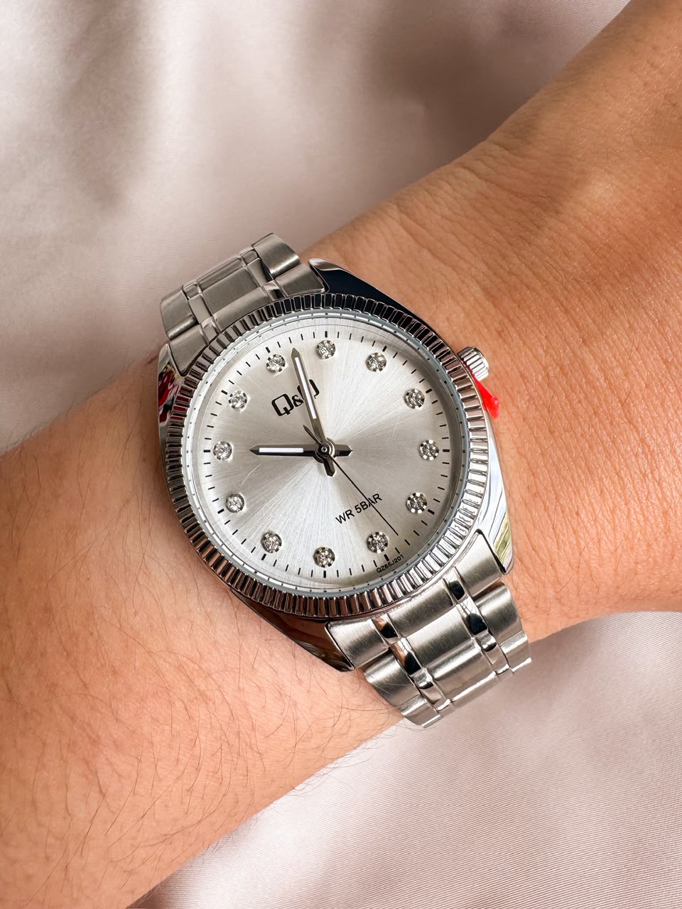 RELOJ QYQ Z65P PLATEADO PEQUEÑO