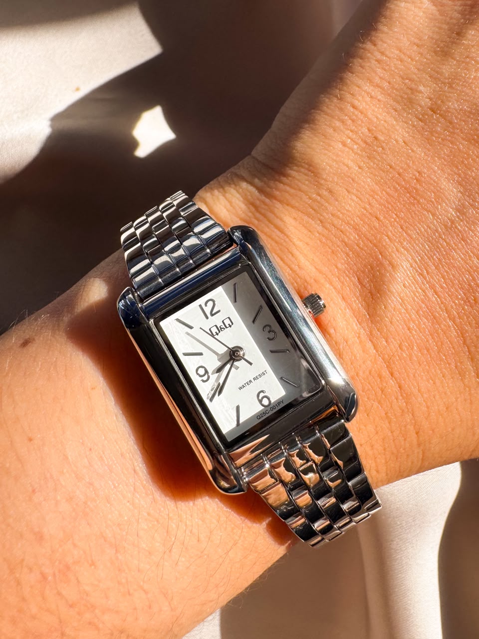 Reloj QYQ Q25C-001 PLATEADO
