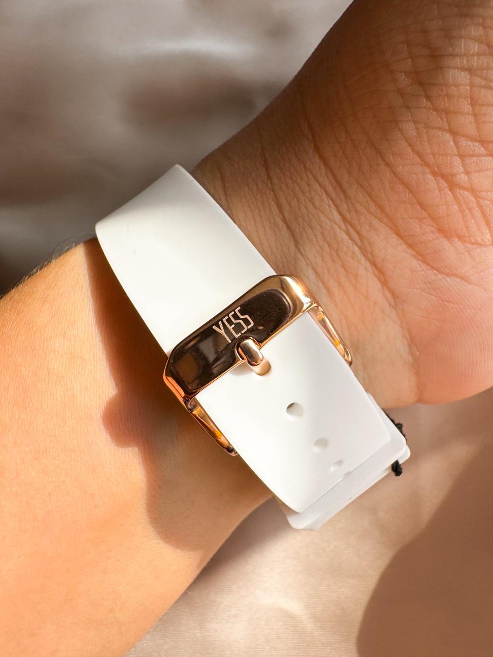 RELOJ YESS BLANCO SMT-050509-02