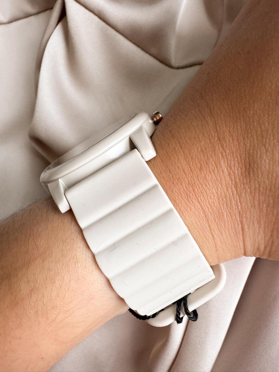 RELOJ Y24080-02 YESS SILICONA NUDE