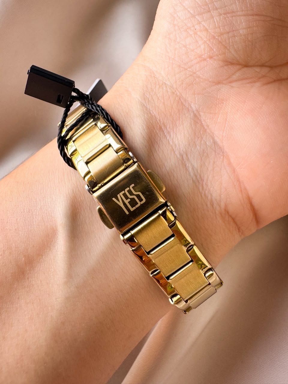RELOJ YESS Y25045-04 YESS DORADO CUADRADO