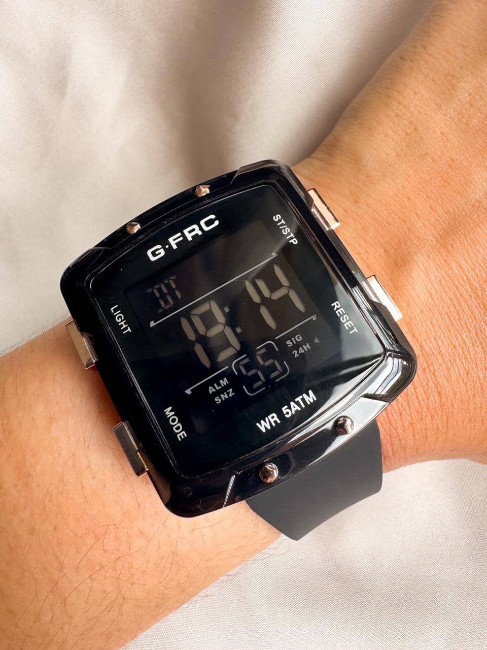 RELOJ G FORCE DIGITAL NEGRO