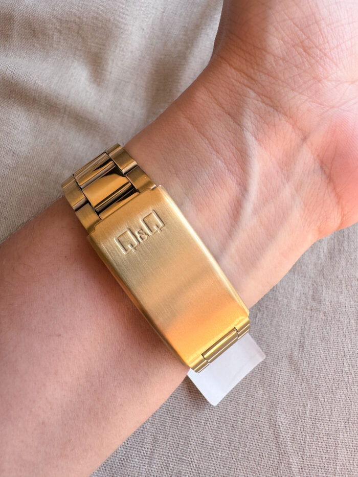 QYQ A01AD CRONO DORADO FB BROCHE