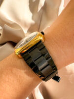 Y23058 07 YESS NEGRO CUADRADO BORDE DORADO PULSO