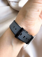 QYQ VR28 DEPORTIVO NEGRO PUNTOS BLANCO BROCHE