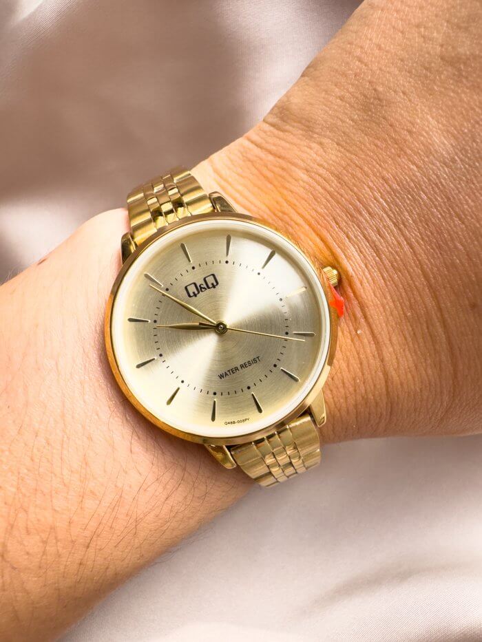 Reloj QYQ Dorado pequeño - Imagen 1