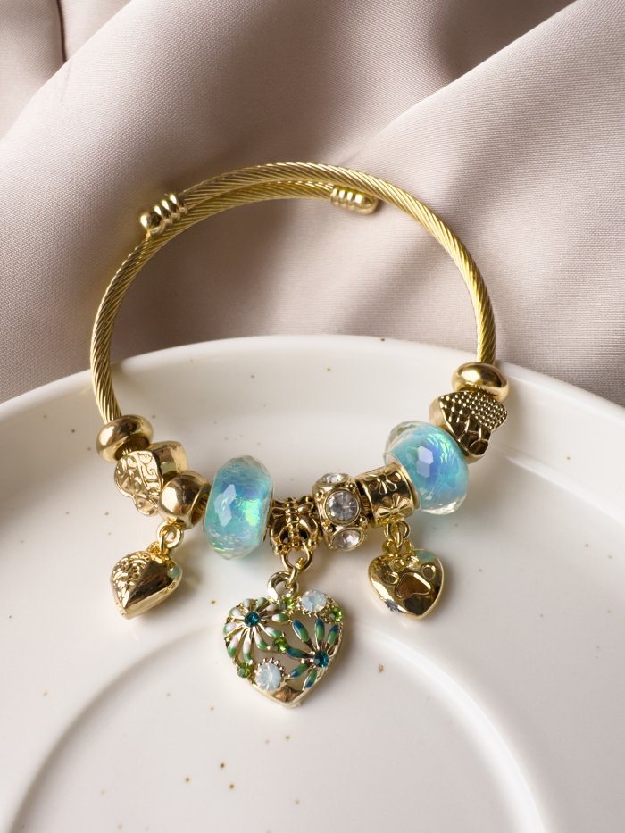 Brazalete con dijes corazon - Imagen 1