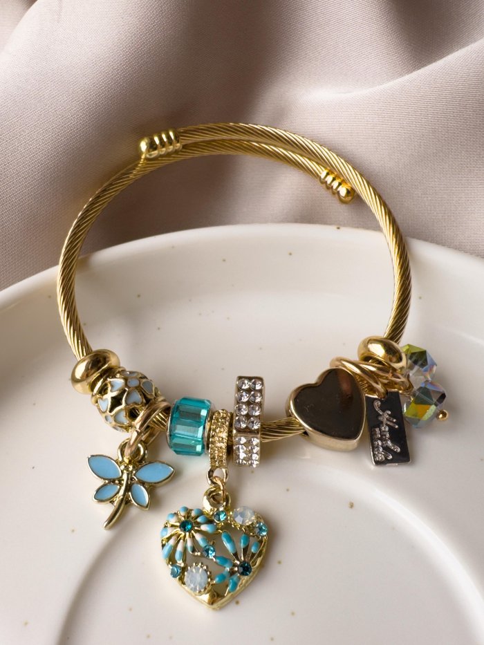 Brazalete con dijes corazon - Imagen 1