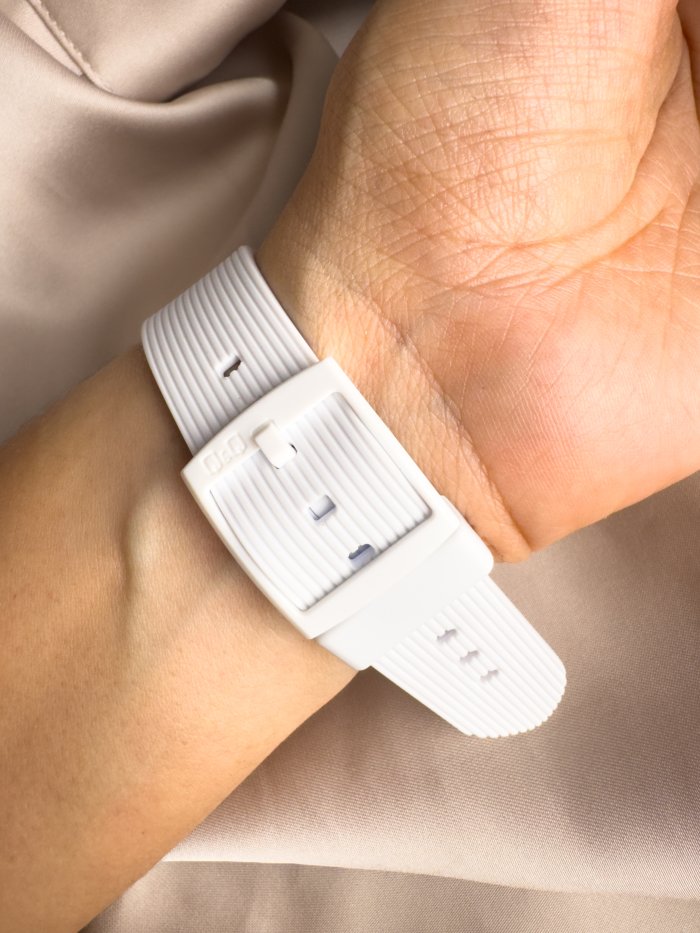 Reloj QYQ de mujer en silicona - Imagen 3
