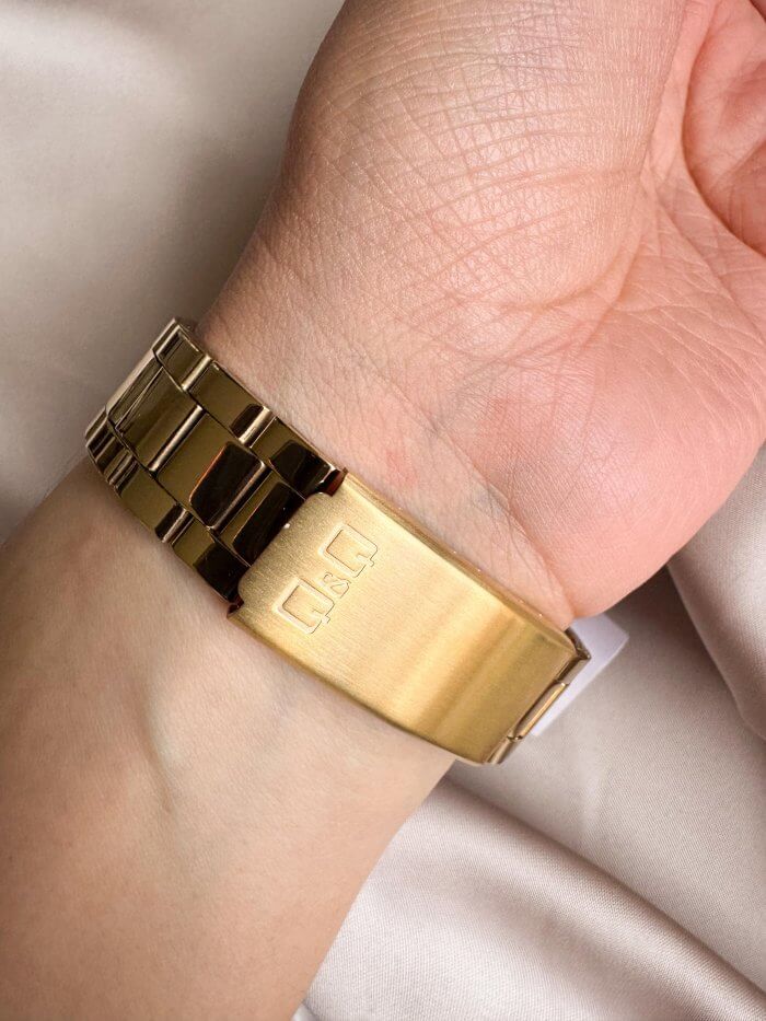 Reloj QYQ dorado dama - Imagen 3