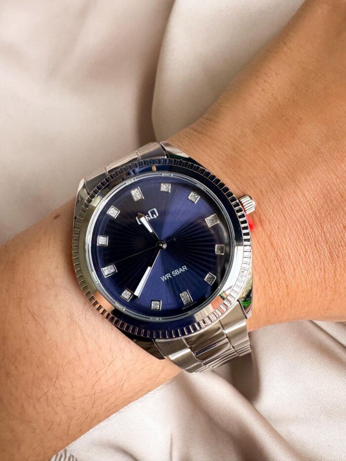 Reloj QYQ Plateado dama - Imagen 1
