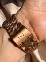Reloj QYQ digital mujer Oro Rosa - Imagen 3