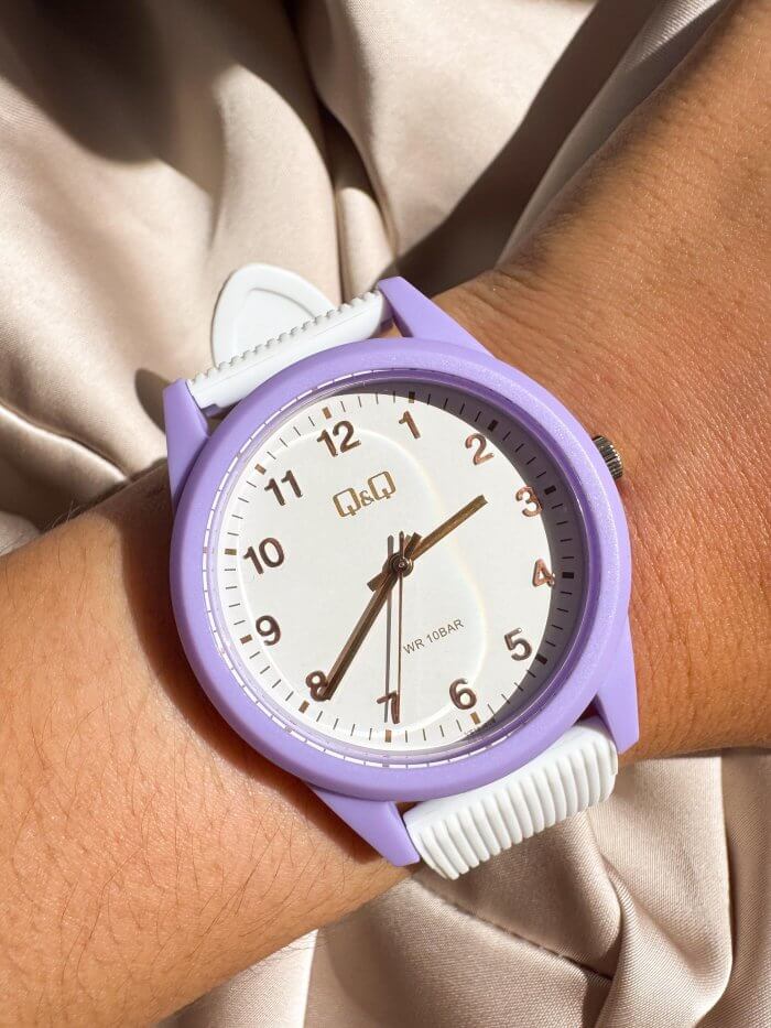 Reloj QYQ de mujer en silicona - Imagen 1