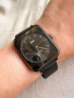 Reloj QYQ unisex en malla negro