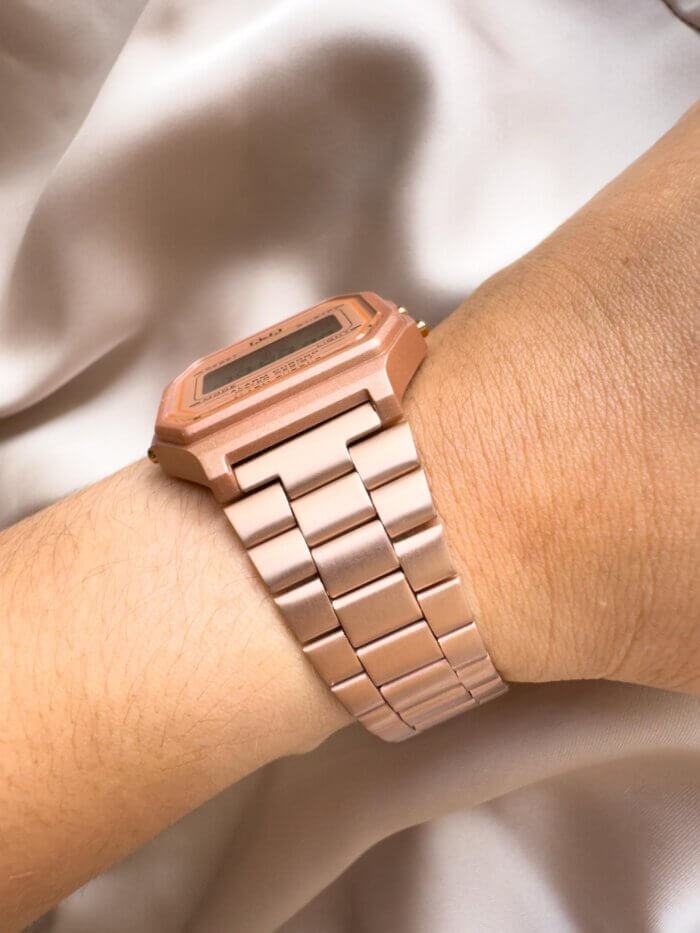 Reloj QYQ digital oro rosa - Imagen 2
