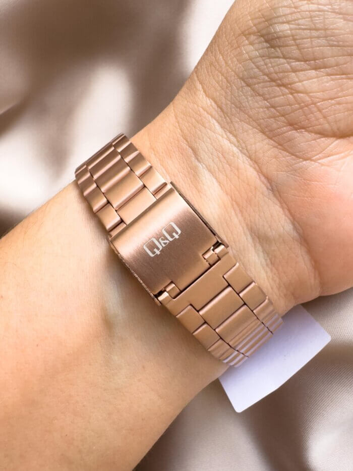 Reloj QYQ digital oro rosa - Imagen 3
