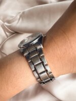 Reloj QYQ Plateado pequeño - Imagen 2
