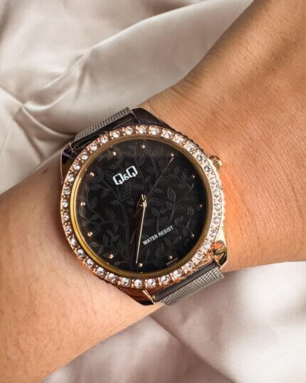 Reloj QYQ negro piedras