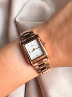 Reloj QYQ oro rosa pequeño