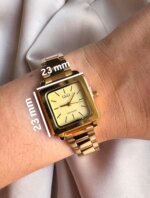 Reloj QYQ dorado pequeño - Imagen 2