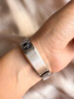 Reloj QYQ plateado pequeño - Imagen 4