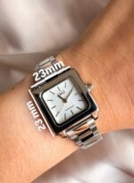 Reloj QYQ plateado pequeño - Imagen 2