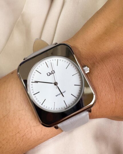Reloj QYQ Q40B-007PY GRIS