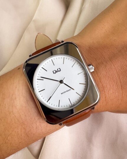 Reloj QYQ Q40B-008PY CAFÉ