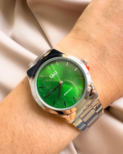 Reloj QYQ Q66B-501PY PLATEADO