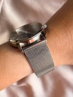 Reloj QYQ Q968J801Y unisex en malla - Imagen 2