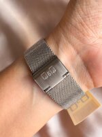 Reloj QYQ Q968J801Y unisex en malla - Imagen 3