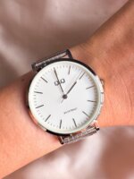 RELOJ QYQ PLATEADO UNISEX QA20J221Y