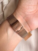 Reloj QYQ oro rosa mujer - Imagen 3